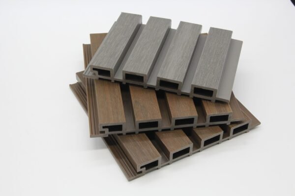 PE co-extruded slatted cladding sheet